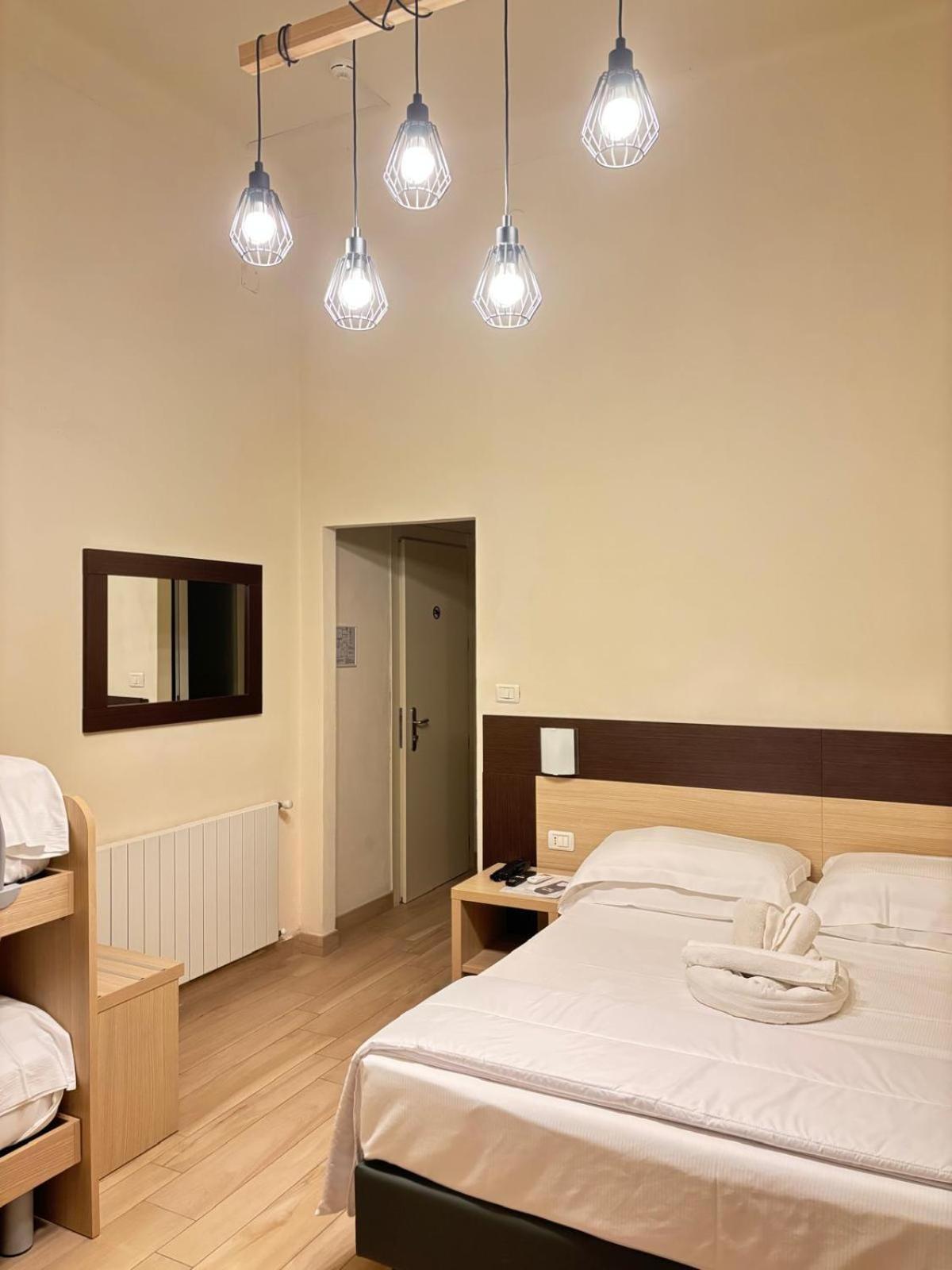 Hotel Virginia Марина-ді-Масса Екстер'єр фото